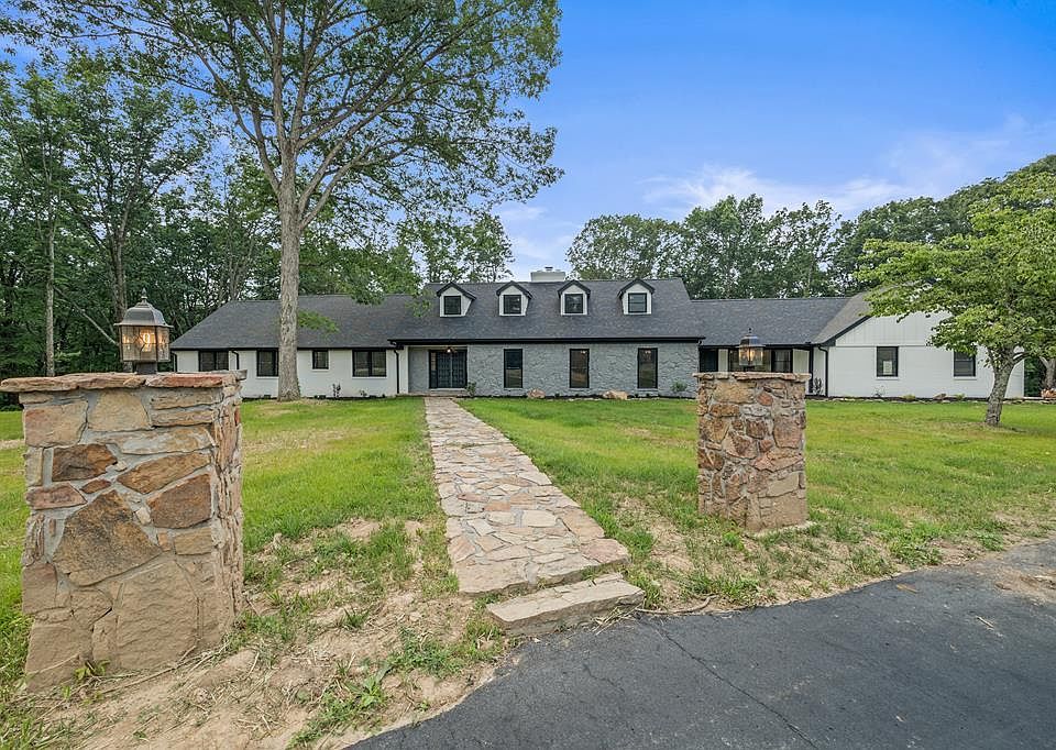 1st image of 351 Mountain Top Ln