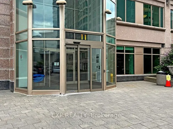 11 Lee Centre Dr, Toronto, ON