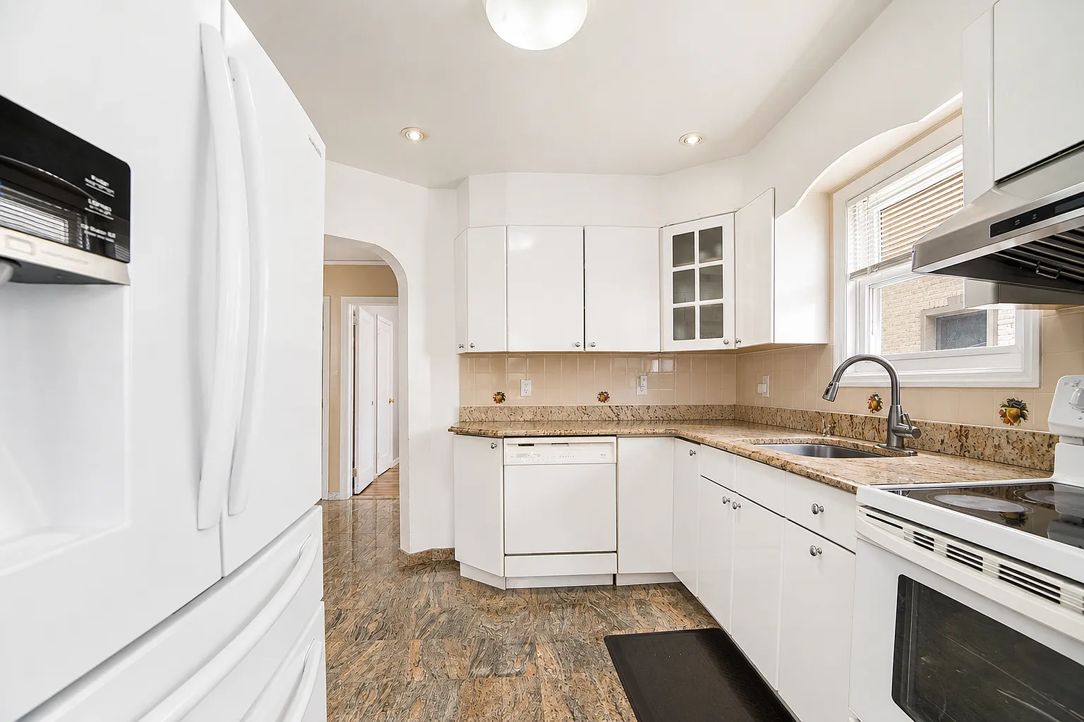 4 bed, 1485 sqft, $4,800 — Photo 3