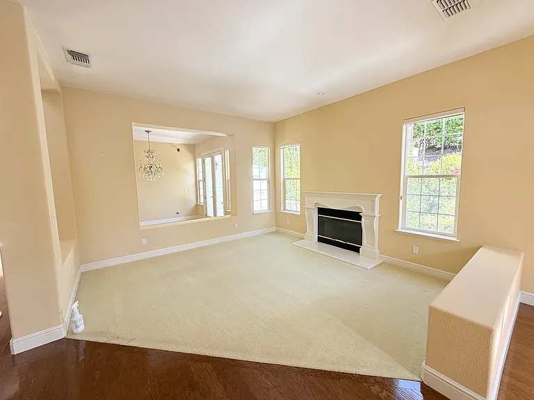 128 Regent Dr — Photo 7