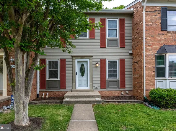 12207 Cinnamon St, Woodbridge, VA 22192