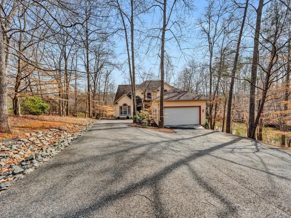 380 Lake View Point, Glade Hill, VA 24092