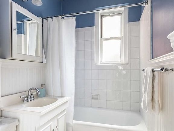 5th image of 170 E 94th St APT 6C