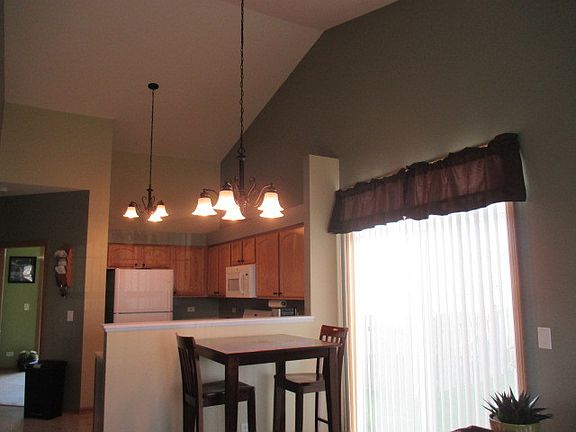 3rd image of 2282 Rebecca Cir