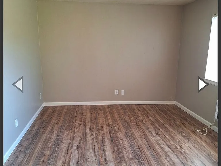2311-2315 Laramie Ln — Photo 5