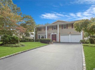 4 Nixon Ct, Lake Grove, NY 11755