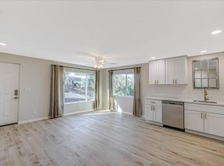 887 Phillips St #1-02, Vista, CA 92083