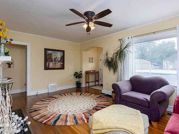 5th image of 2019 E South Crescent Ave