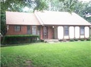 9834 Overhill Rd, Kansas City, MO 64134