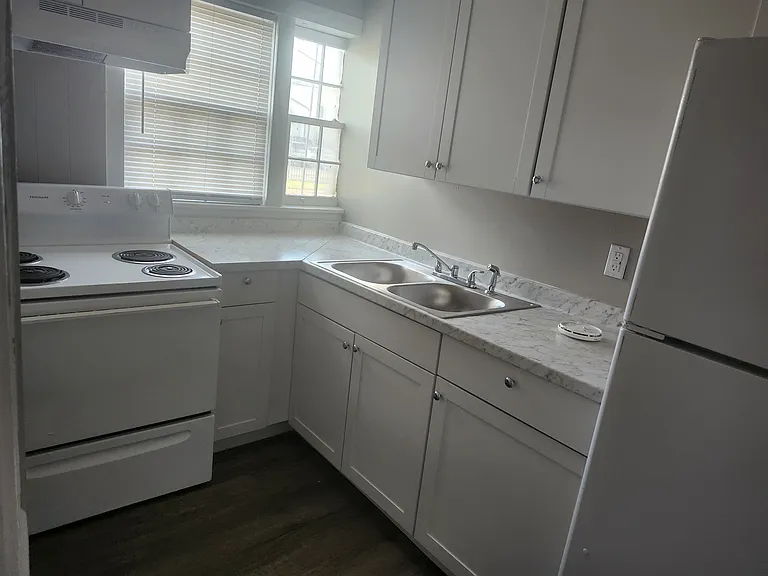 227 Straight St #227 — Photo 2