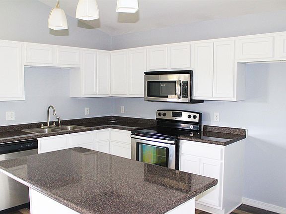 4th image of 149 Price Dr