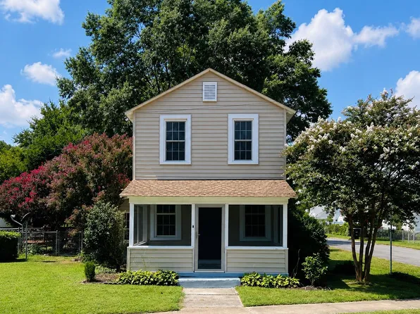 301 Bancroft Ave, Colonial Beach, VA 22443