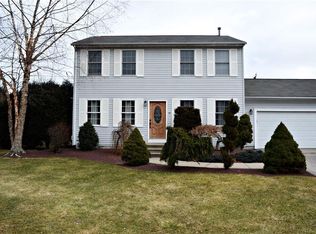 16 High Meadow Ct, Cranston, RI 02921