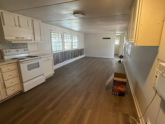 3rd image of 7000 SE Ridgeway Terrace SE