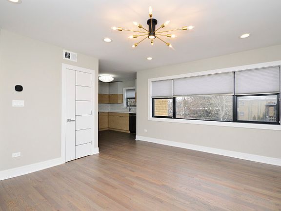5th image of 5710 N Hermitage Ave #104