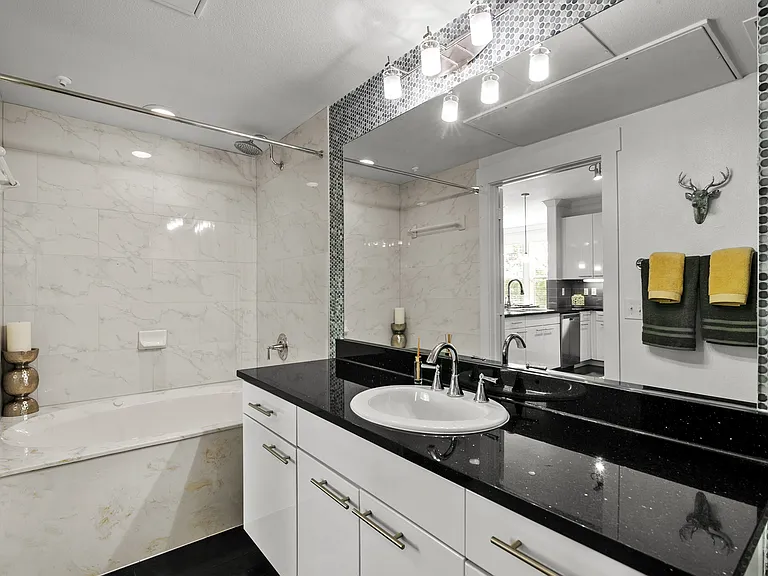 Floor Plan 3 Luxury Bathroom | Apt In Conroe TX | The Towers Woodland Floor Plan 3 Luxury Bathroom | Apt In Conroe TX | The Towers Woodland