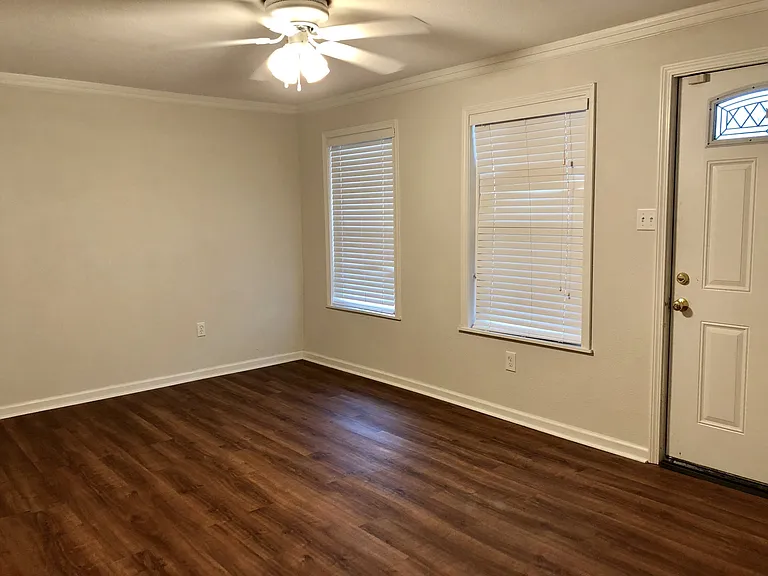 1441 W Roosevelt St — Photo 2