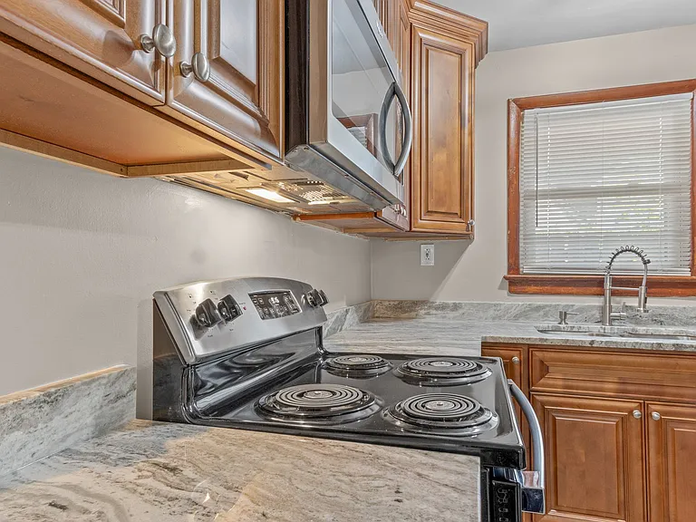 9103 Hammett Ave #B — Photo 5