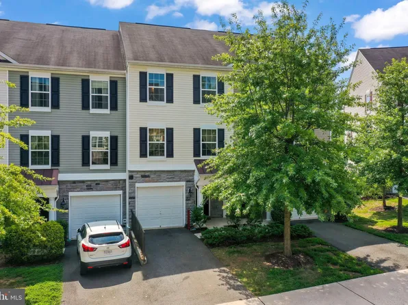 2888 Chinkapin Oak Ln, Woodbridge, VA 22191