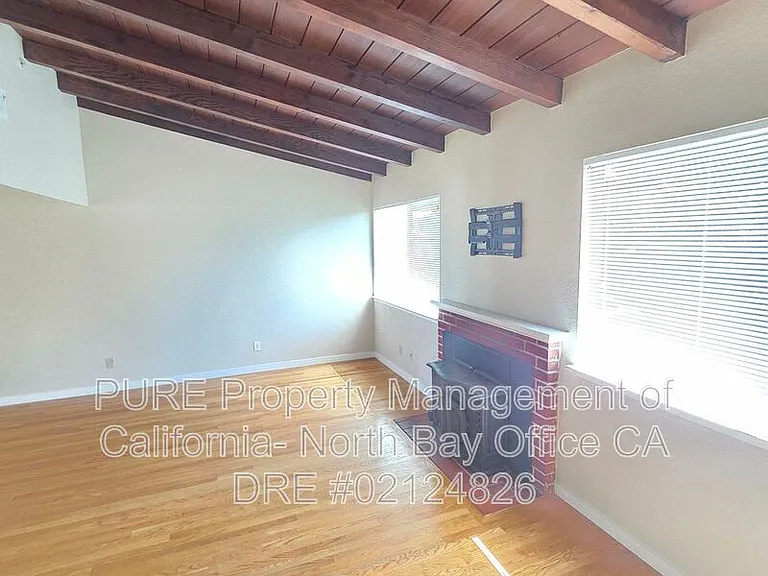 132 Arlington Dr — Photo 4