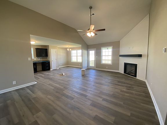 3rd image of 348 Cedar Spgs
