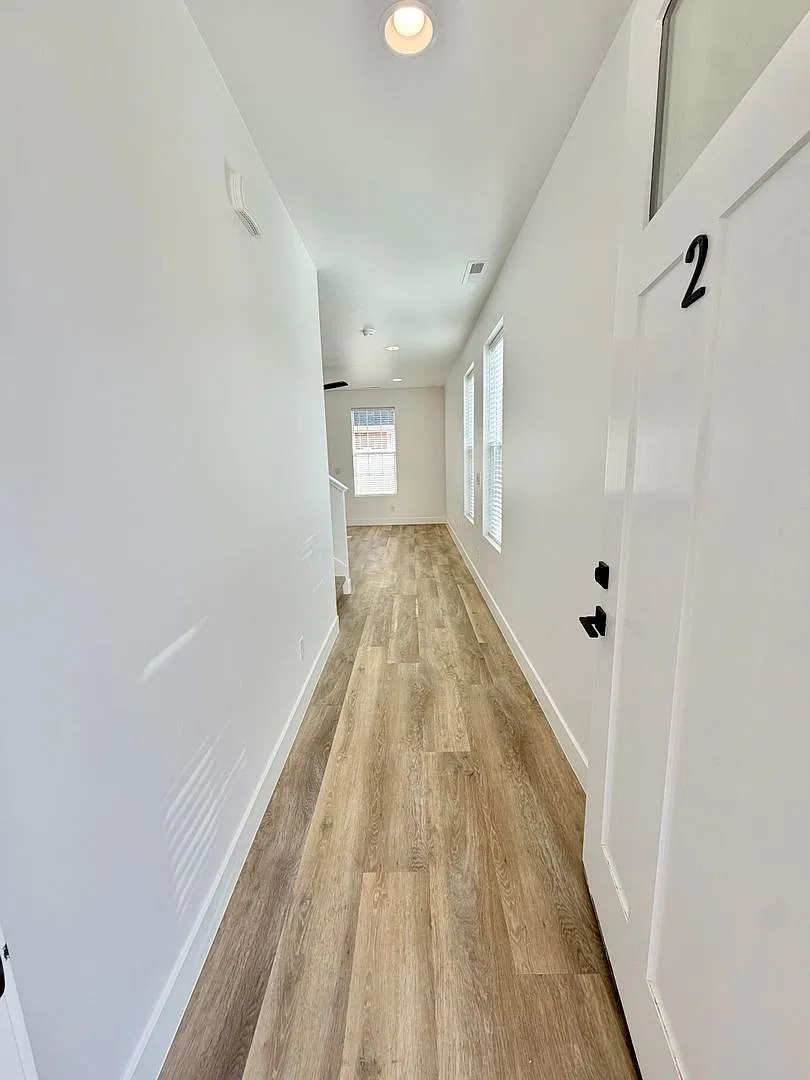 1424 Victors St — Photo 3