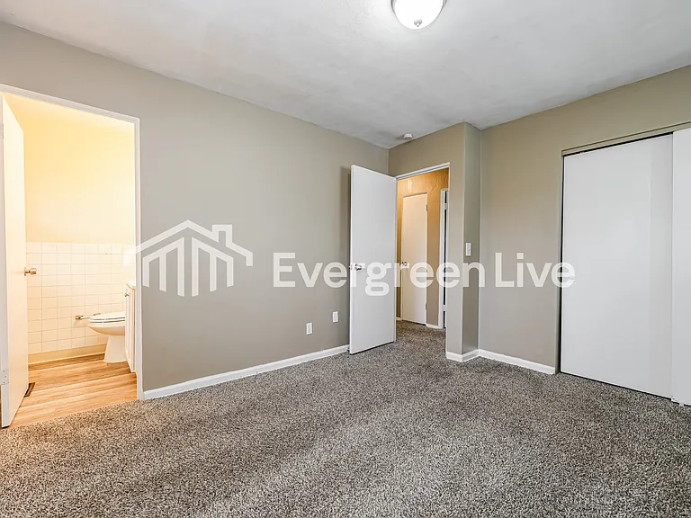 697 Cranford Dr — Photo 7