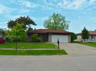 4297 Connie Dr, Sterling Heights, MI 48310