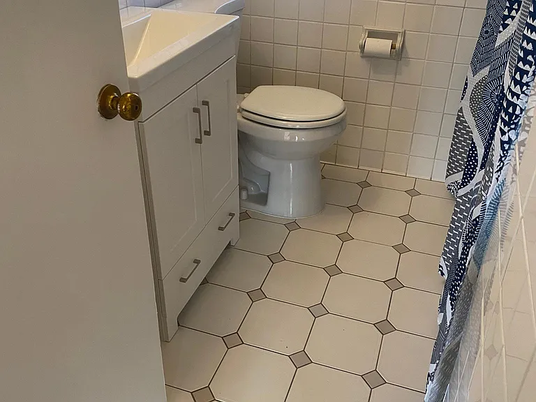 2421 Decatur Ave S — Photo 15