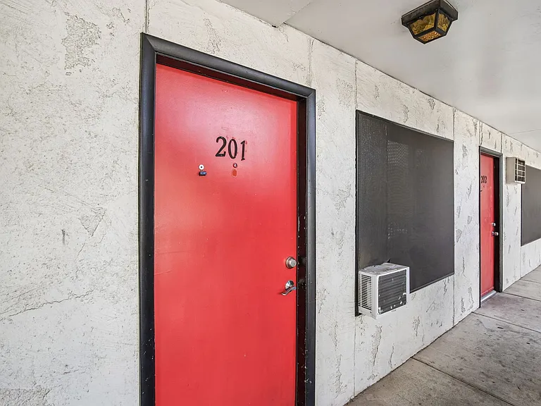 Monte Vista Commons — Photo 4