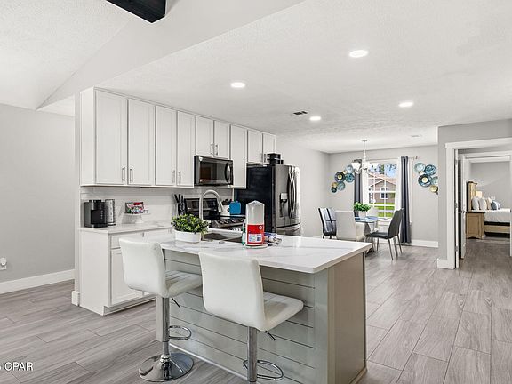 4th image of 1608 Vecuna Cir