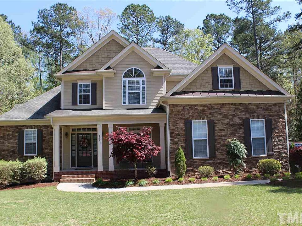 1st image of 590 Carolina Oaks Ave