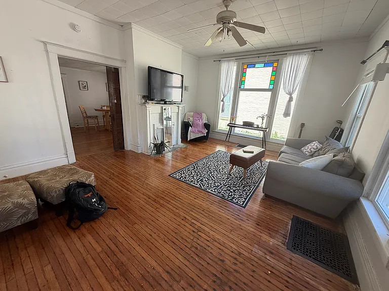 120 S Stewart Ave #B — Photo 11