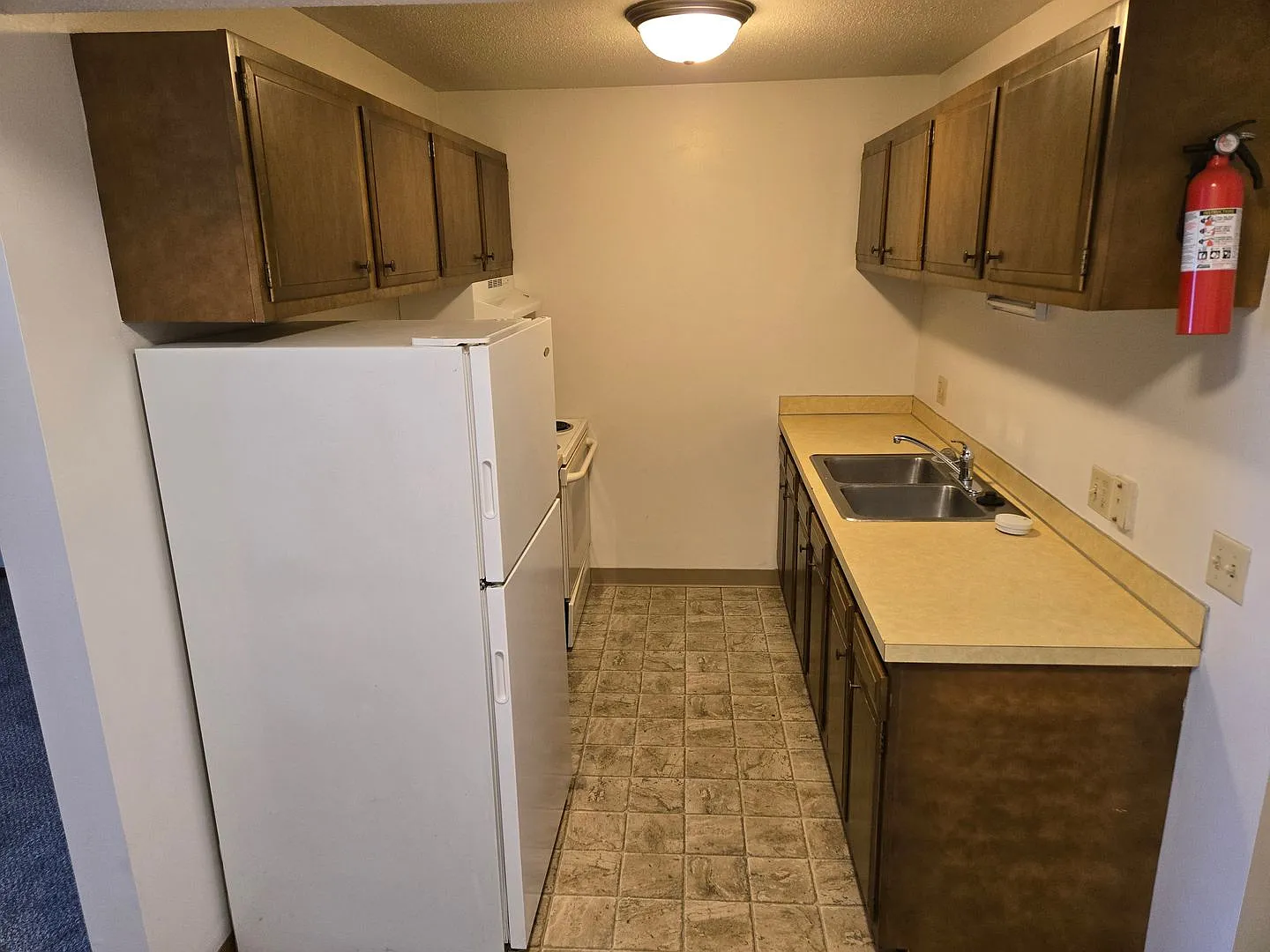 2108 N. Cotner Blvd Apartments — Photo 4