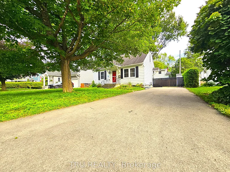 28 Arundel Ave — Photo 5