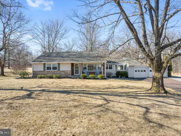 720 Diamond St, Sellersville, PA 18960