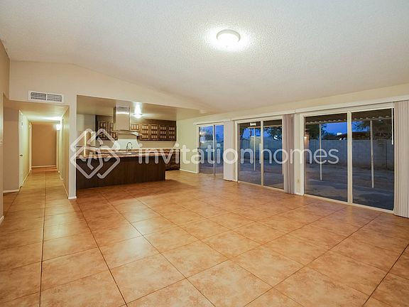 4th image of 8270 W Campbell Ave