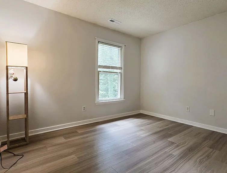 2519 Providence Creek Rd N — Photo 28