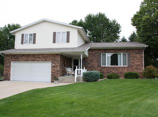 850 Oriole St, Geneseo, IL 61254