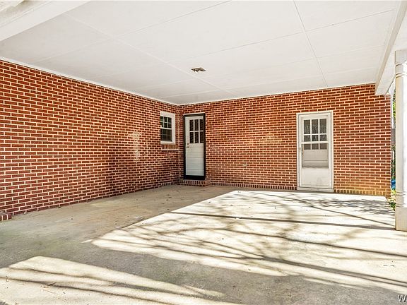 3rd image of 4019 Brookhill Rd