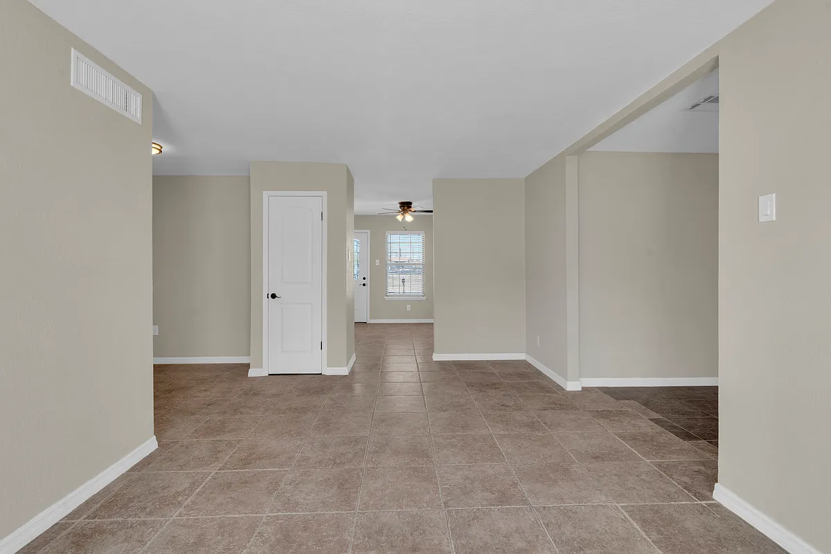 Building Photo - 404 Rocca Ln