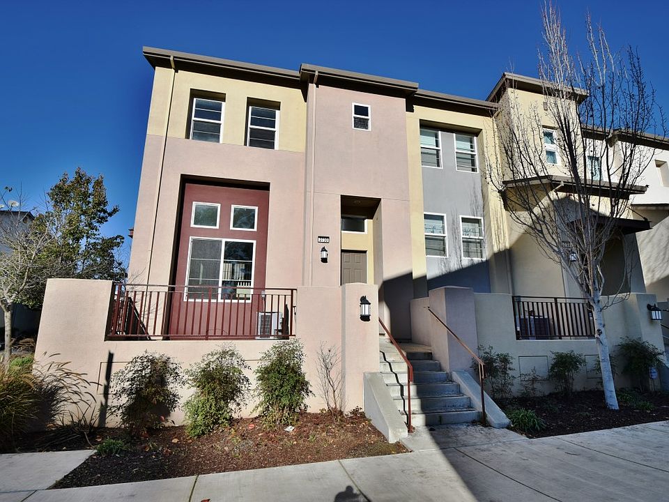 1st image of 2730 Holly St