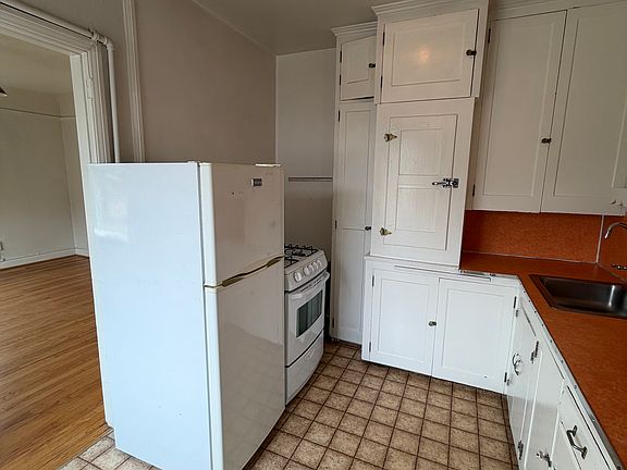 3rd image of 1334 NW 25th Ave APT 301