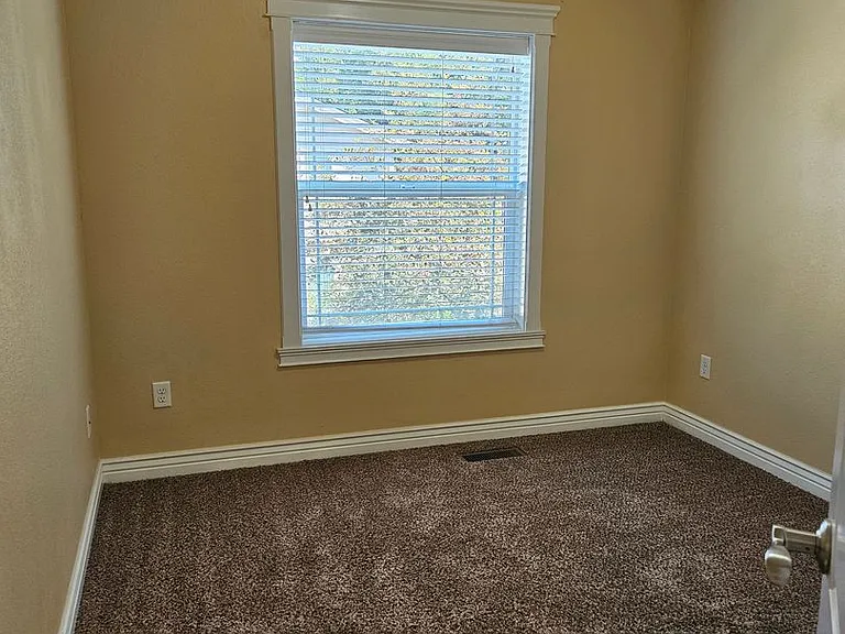 10823 W Franklin Rd — Photo 23