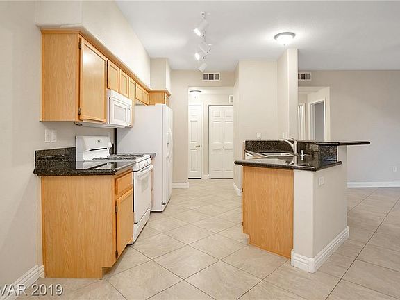 5th image of 1050 E Cactus Ave Unit 2060