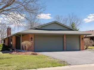 240 Inland Ln N, Plymouth, MN 55447