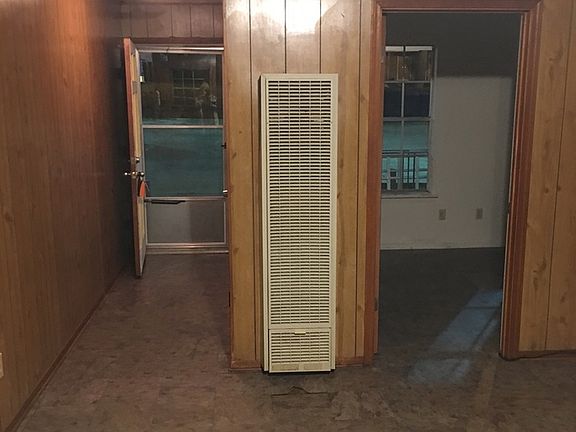 3rd image of 3740 Huston St