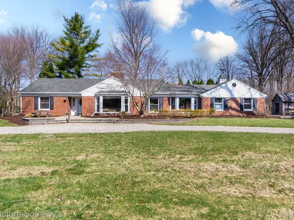 21890 Hampton St, Beverly Hills, MI 48025