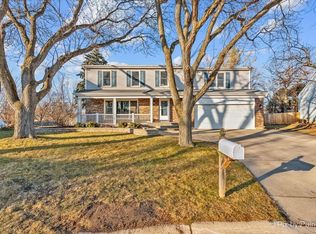 612 Pontiac Ln, Carol Stream, IL 60188