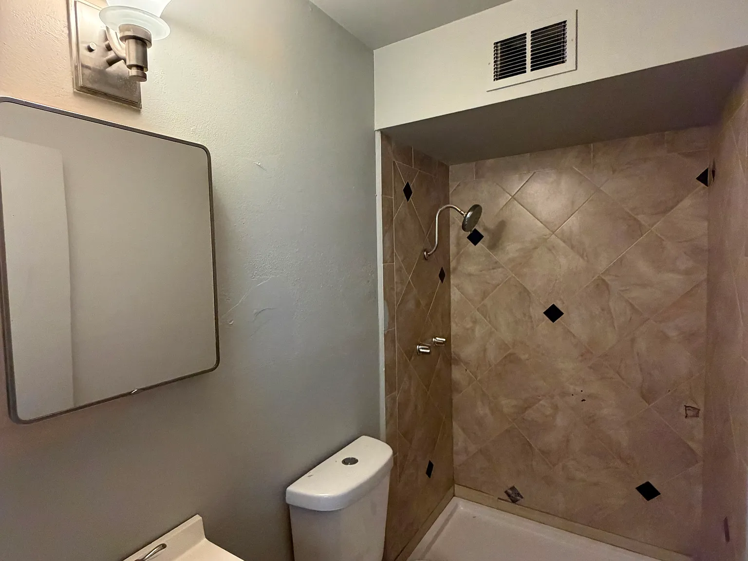 4 bed, 1587 sqft, $1,895 — Photo 2
